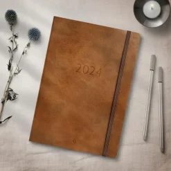 Burde Kalenteri 2024 Business Forma Deluxe Ruskea