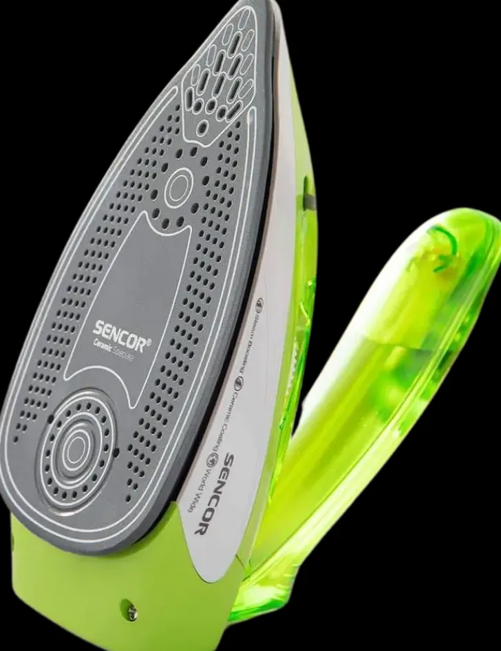 Sencor Matkasilitysrauta Kulkee Helposti Ja Vaivatta Mukana. 1.100W Ja Keraaminen Pohjalevy Takaavat Hyva Silitystuloksen. Pitka 1,9M Johto, Drip-Stop Ja Pysty Hyory -Toiminnot.